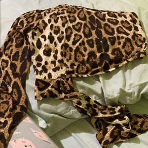 Leopard print crop top😍